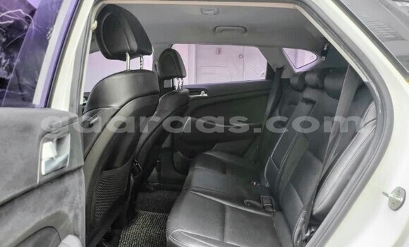 Buy Used Hyundai Tucson White Car in Dakar in Dakar Buy Used Hyundai Tucson White Car in Dakar in Dakar
