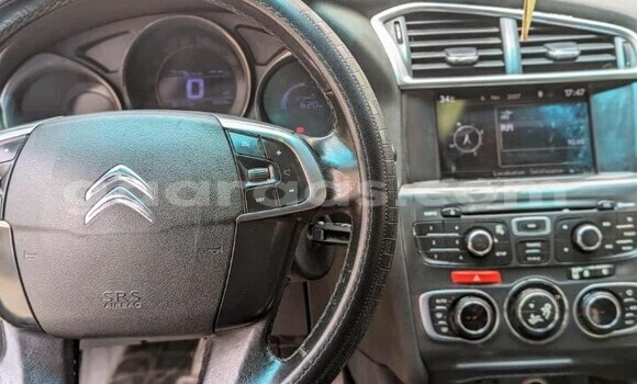 Buy Used Citroen C4 White Car in Dakar in Dakar Buy Used Citroen C4 White Car in Dakar in Dakar