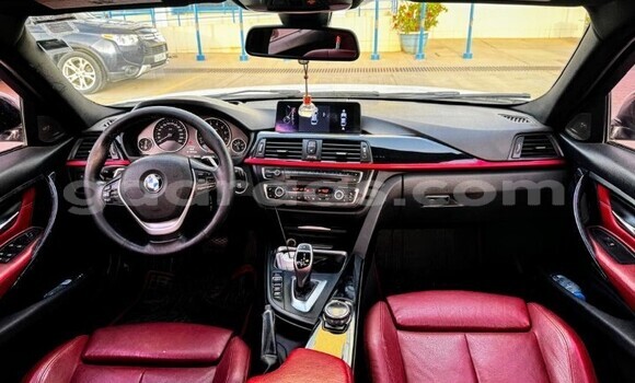 Acheter Occasion Voiture BMW 3–Series Blanc à Dakar, Dakar Acheter Occasion Voiture BMW 3–Series Blanc à Dakar, Dakar