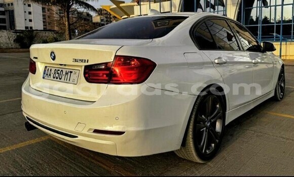 Acheter Occasion Voiture BMW 3–Series Blanc à Dakar, Dakar Acheter Occasion Voiture BMW 3–Series Blanc à Dakar, Dakar