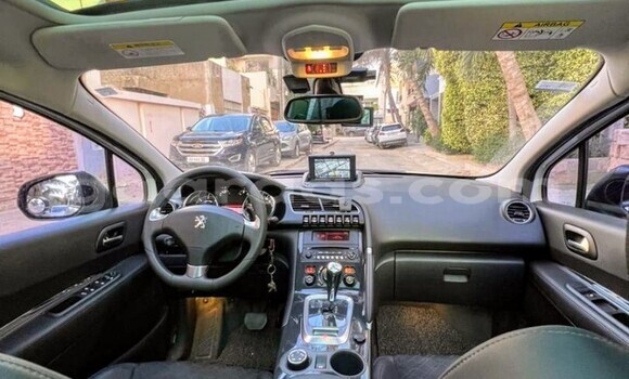 Buy Used Peugeot 3008 White Car in Dakar in Dakar Buy Used Peugeot 3008 White Car in Dakar in Dakar