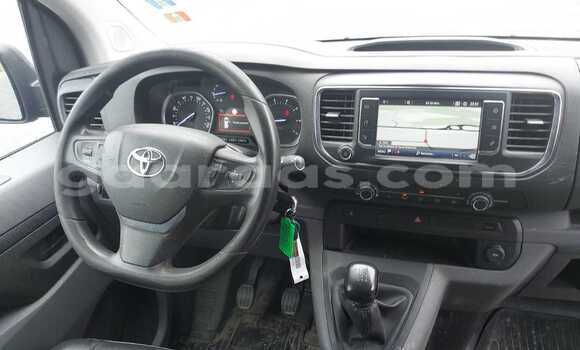 Dieundeu Occasion Toyota ProAce Silver Auto in Dakar in Dakar Dieundeu Occasion Toyota ProAce Silver Auto in Dakar in Dakar