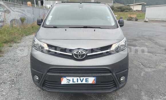 Dieundeu Occasion Toyota ProAce Silver Auto in Dakar in Dakar Dieundeu Occasion Toyota ProAce Silver Auto in Dakar in Dakar