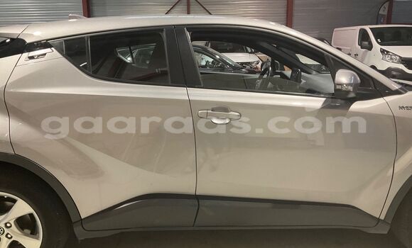 Dieundeu Occasion Toyota C-HR Silver Auto in Dakar in Dakar Dieundeu Occasion Toyota C-HR Silver Auto in Dakar in Dakar