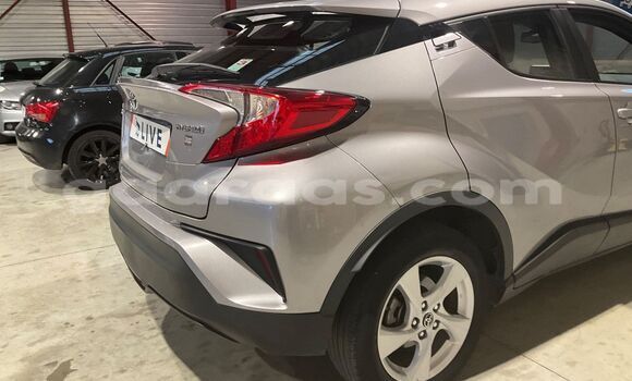 Dieundeu Occasion Toyota C-HR Silver Auto in Dakar in Dakar Dieundeu Occasion Toyota C-HR Silver Auto in Dakar in Dakar