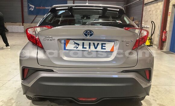 Dieundeu Occasion Toyota C-HR Silver Auto in Dakar in Dakar Dieundeu Occasion Toyota C-HR Silver Auto in Dakar in Dakar