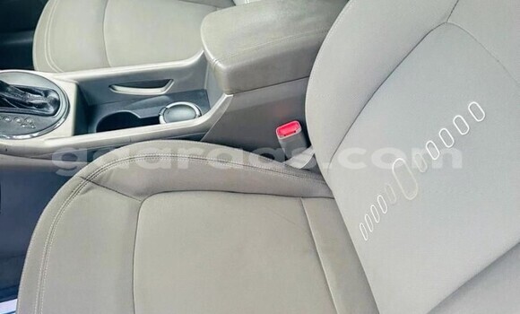 Buy Used Kia Sportage Silver Car in Dakar in Dakar Buy Used Kia Sportage Silver Car in Dakar in Dakar