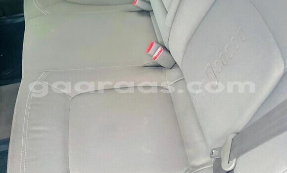 Buy Used Kia Sportage Silver Car in Dakar in Dakar Buy Used Kia Sportage Silver Car in Dakar in Dakar