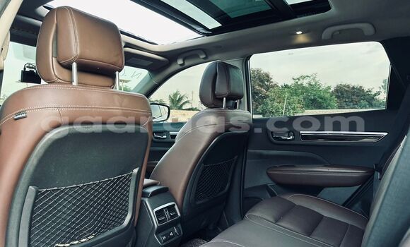 Buy Import Renault Koleos White Car in Dakar in Dakar Buy Import Renault Koleos White Car in Dakar in Dakar