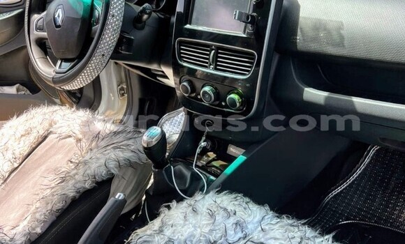 Buy Used Renault Koleos White Car in Dakar in Dakar Buy Used Renault Koleos White Car in Dakar in Dakar