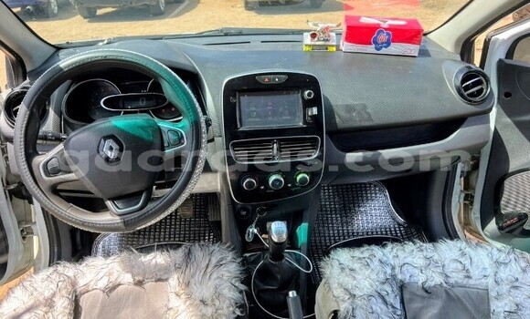 Buy Used Renault Koleos White Car in Dakar in Dakar Buy Used Renault Koleos White Car in Dakar in Dakar