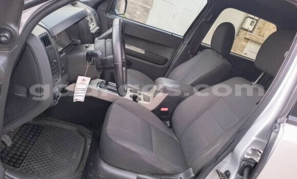 Acheter Occasion Voiture Ford Escape Gris à Dakar, Dakar Acheter Occasion Voiture Ford Escape Gris à Dakar, Dakar