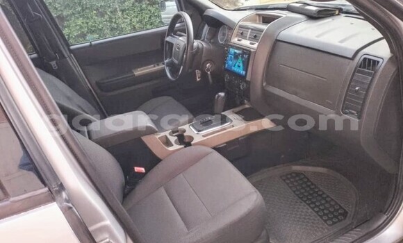Acheter Occasion Voiture Ford Escape Gris à Dakar, Dakar Acheter Occasion Voiture Ford Escape Gris à Dakar, Dakar