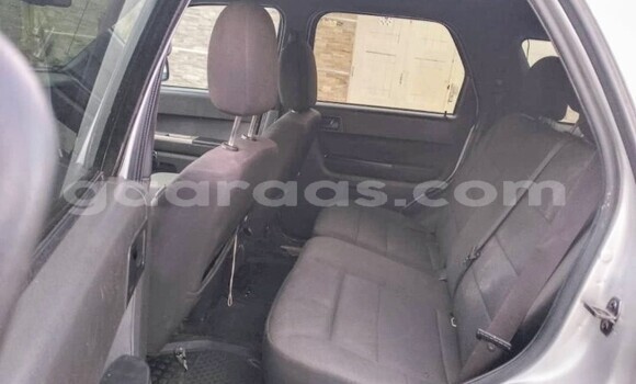 Acheter Occasion Voiture Ford Escape Gris à Dakar, Dakar Acheter Occasion Voiture Ford Escape Gris à Dakar, Dakar