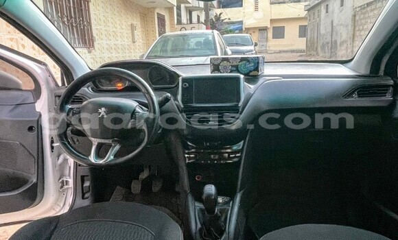 Dieundeu Occasion Peugeot 208 White Auto in Dakar in Dakar Dieundeu Occasion Peugeot 208 White Auto in Dakar in Dakar