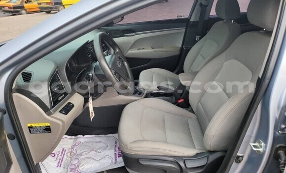 Acheter Occasion Voiture Hyundai Elantra Gris à Dakar, Dakar Acheter Occasion Voiture Hyundai Elantra Gris à Dakar, Dakar