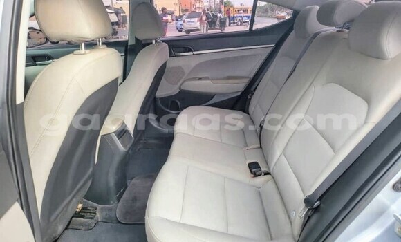 Acheter Occasion Voiture Hyundai Elantra Gris à Dakar, Dakar Acheter Occasion Voiture Hyundai Elantra Gris à Dakar, Dakar