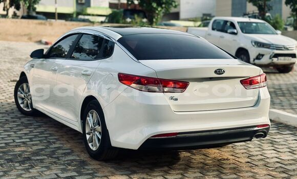 Acheter Import Voiture Kia K5 Blanc à Dakar, Dakar Acheter Import Voiture Kia K5 Blanc à Dakar, Dakar