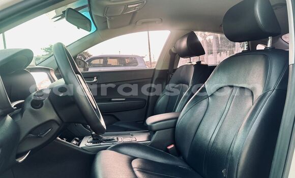 Acheter Import Voiture Kia K5 Blanc à Dakar, Dakar Acheter Import Voiture Kia K5 Blanc à Dakar, Dakar