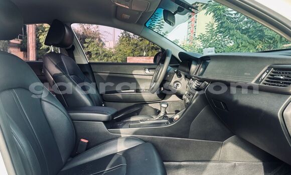 Acheter Import Voiture Kia K5 Blanc à Dakar, Dakar Acheter Import Voiture Kia K5 Blanc à Dakar, Dakar