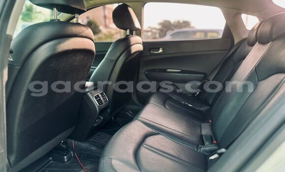 Acheter Import Voiture Kia K5 Blanc à Dakar, Dakar Acheter Import Voiture Kia K5 Blanc à Dakar, Dakar