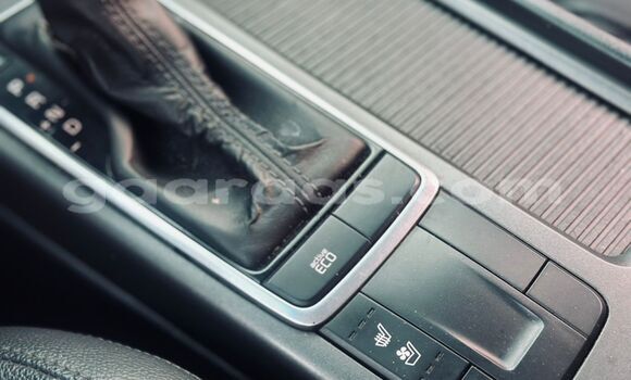 Acheter Import Voiture Kia K5 Blanc à Dakar, Dakar Acheter Import Voiture Kia K5 Blanc à Dakar, Dakar