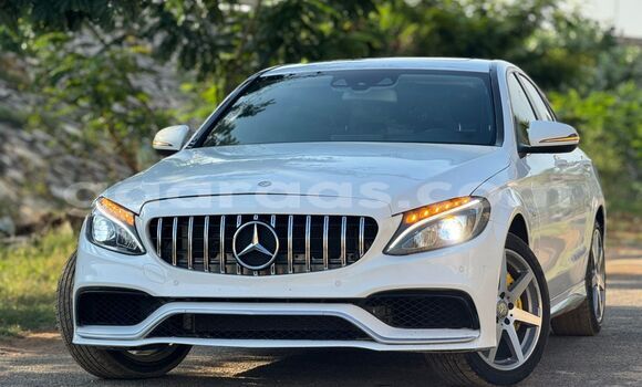 Dieundeu Occasion Mercedes‒Benz C–Class White Auto in Dakar in Dakar Dieundeu Occasion Mercedes‒Benz C–Class White Auto in Dakar in Dakar