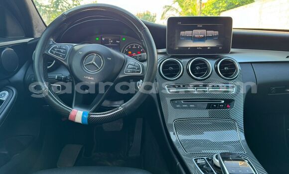 Dieundeu Occasion Mercedes‒Benz C–Class White Auto in Dakar in Dakar Dieundeu Occasion Mercedes‒Benz C–Class White Auto in Dakar in Dakar