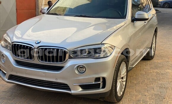 Dieundeu Occasion BMW X5 Silver Auto in Dakar in Dakar Dieundeu Occasion BMW X5 Silver Auto in Dakar in Dakar