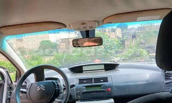 Acheter Occasion Voiture Citroen C4 Cactus Gris à Rufisque, Dakar Acheter Occasion Voiture Citroen C4 Cactus Gris à Rufisque, Dakar