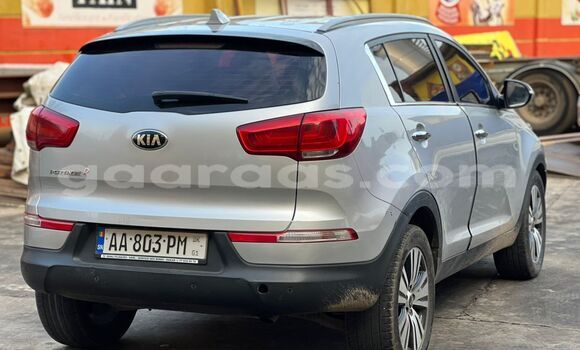 Dieundeu Occasion Kia Sportage Silver Auto in Dakar in Dakar Dieundeu Occasion Kia Sportage Silver Auto in Dakar in Dakar