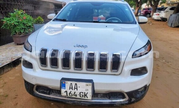 Dieundeu Occasion Jeep Cherokee White Auto in Dakar in Dakar Dieundeu Occasion Jeep Cherokee White Auto in Dakar in Dakar