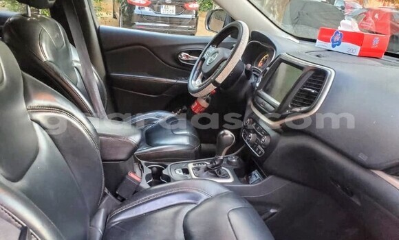 Dieundeu Occasion Jeep Cherokee White Auto in Dakar in Dakar Dieundeu Occasion Jeep Cherokee White Auto in Dakar in Dakar