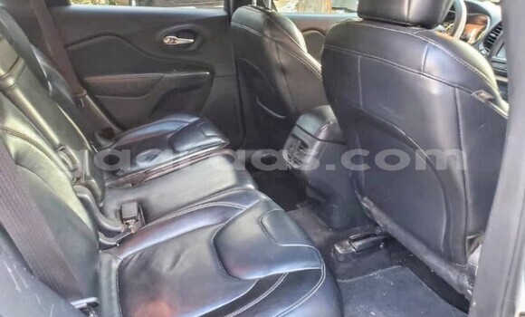 Dieundeu Occasion Jeep Cherokee White Auto in Dakar in Dakar Dieundeu Occasion Jeep Cherokee White Auto in Dakar in Dakar