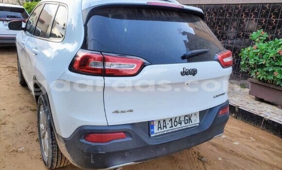 Dieundeu Occasion Jeep Cherokee White Auto in Dakar in Dakar Dieundeu Occasion Jeep Cherokee White Auto in Dakar in Dakar