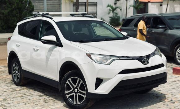 Buy Import Toyota RAV4 White Car in Dakar in Dakar Buy Import Toyota RAV4 White Car in Dakar in Dakar