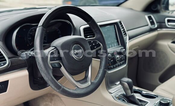 Acheter Import Voiture Jeep Grand Cherokee Blanc à Dakar, Dakar Acheter Import Voiture Jeep Grand Cherokee Blanc à Dakar, Dakar