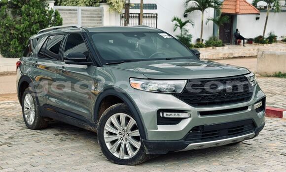 Buy Import Ford Explorer Silver Car in Dakar in Dakar Buy Import Ford Explorer Silver Car in Dakar in Dakar