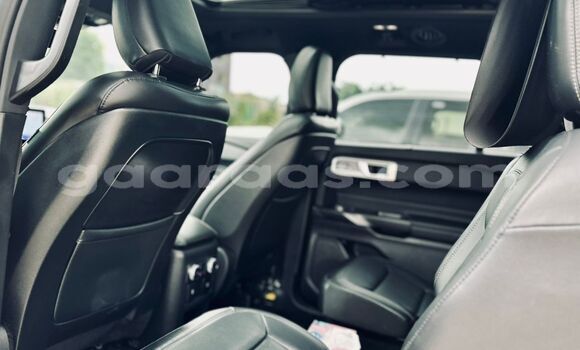 Buy Import Ford Explorer Silver Car in Dakar in Dakar Buy Import Ford Explorer Silver Car in Dakar in Dakar