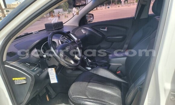 Dieundeu Occasion Hyundai Tucson White Auto in Dakar in Dakar Dieundeu Occasion Hyundai Tucson White Auto in Dakar in Dakar