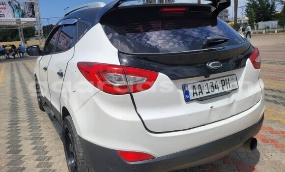 Dieundeu Occasion Hyundai Tucson White Auto in Dakar in Dakar Dieundeu Occasion Hyundai Tucson White Auto in Dakar in Dakar