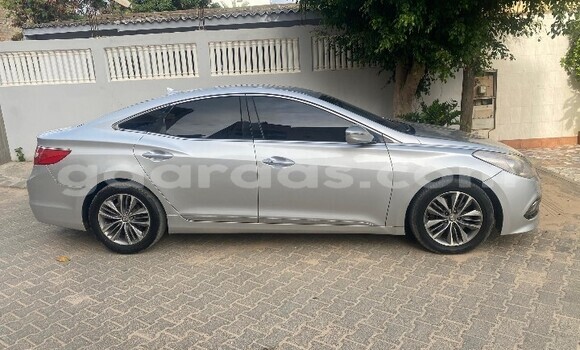 Buy Used Hyundai Grandeur Silver Car in Dakar in Dakar Buy Used Hyundai Grandeur Silver Car in Dakar in Dakar