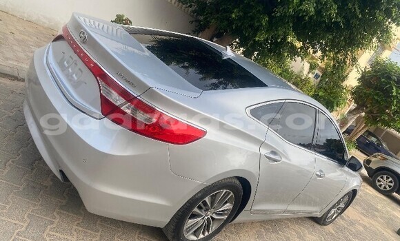 Buy Used Hyundai Grandeur Silver Car in Dakar in Dakar Buy Used Hyundai Grandeur Silver Car in Dakar in Dakar