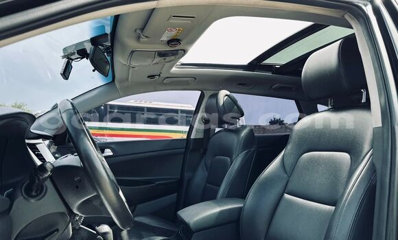 Acheter Import Voiture Hyundai Tucson Noir à Dakar, Dakar Acheter Import Voiture Hyundai Tucson Noir à Dakar, Dakar