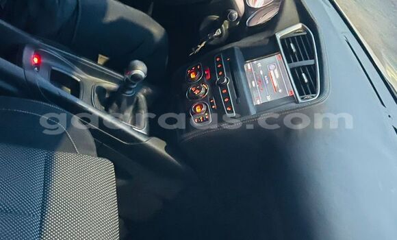 Acheter Import Voiture Citroen DS4 Blanc à Dakar, Dakar Acheter Import Voiture Citroen DS4 Blanc à Dakar, Dakar