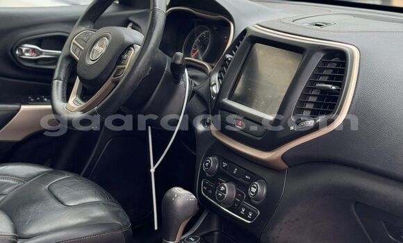 Dieundeu Imported Jeep Cherokee Black Auto in Dakar in Dakar Dieundeu Imported Jeep Cherokee Black Auto in Dakar in Dakar