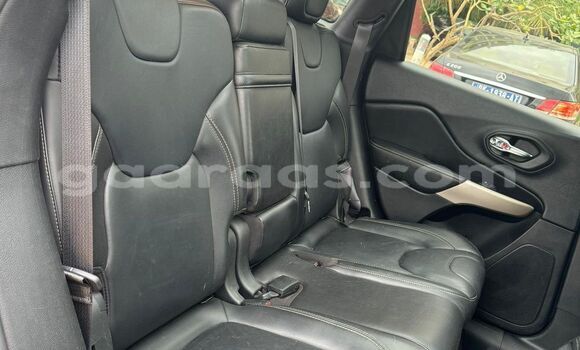 Dieundeu Imported Jeep Cherokee Black Auto in Dakar in Dakar Dieundeu Imported Jeep Cherokee Black Auto in Dakar in Dakar