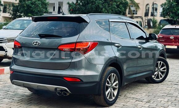 Dieundeu Imported Hyundai Santa Fe Silver Auto in Dakar in Dakar Dieundeu Imported Hyundai Santa Fe Silver Auto in Dakar in Dakar
