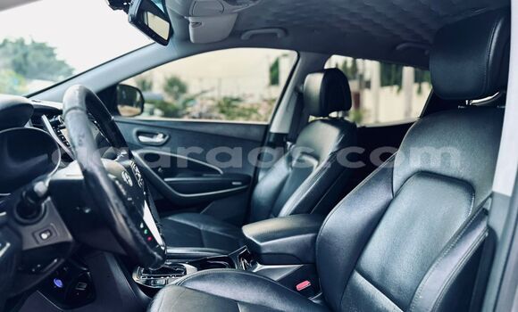 Dieundeu Imported Hyundai Santa Fe Silver Auto in Dakar in Dakar Dieundeu Imported Hyundai Santa Fe Silver Auto in Dakar in Dakar