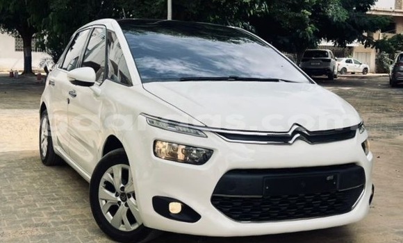 Acheter Occasion Voiture Citroen C4 Picasso Blanc à Dakar, Dakar Acheter Occasion Voiture Citroen C4 Picasso Blanc à Dakar, Dakar